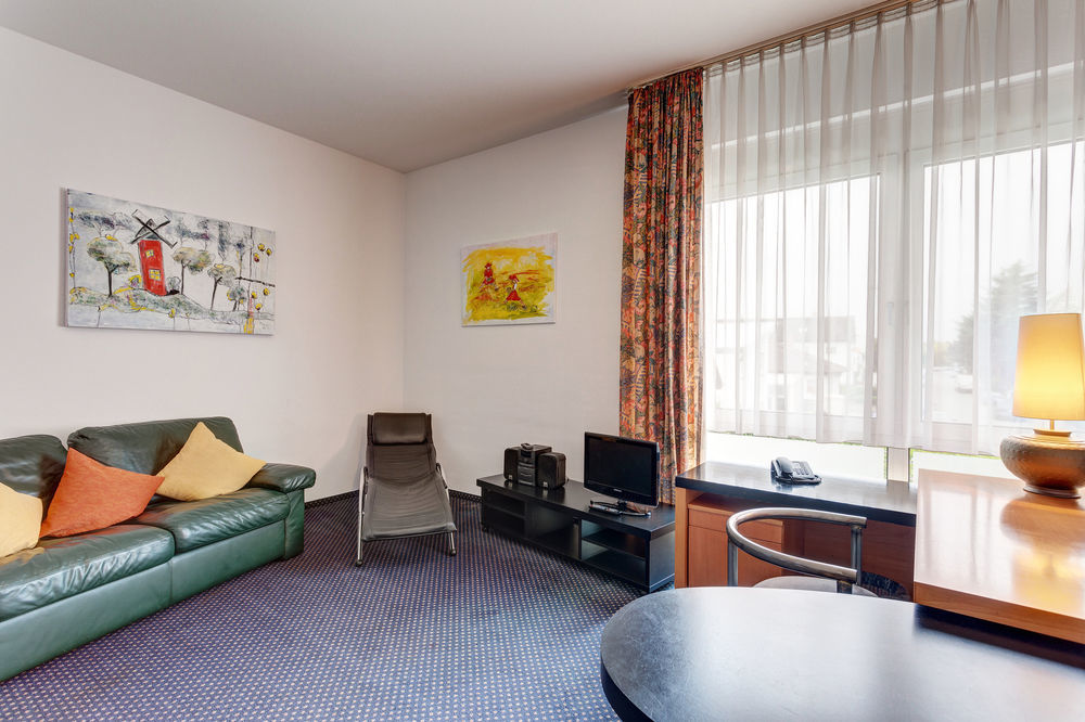 PLAZA Suites Rüsselsheim Exterior foto
