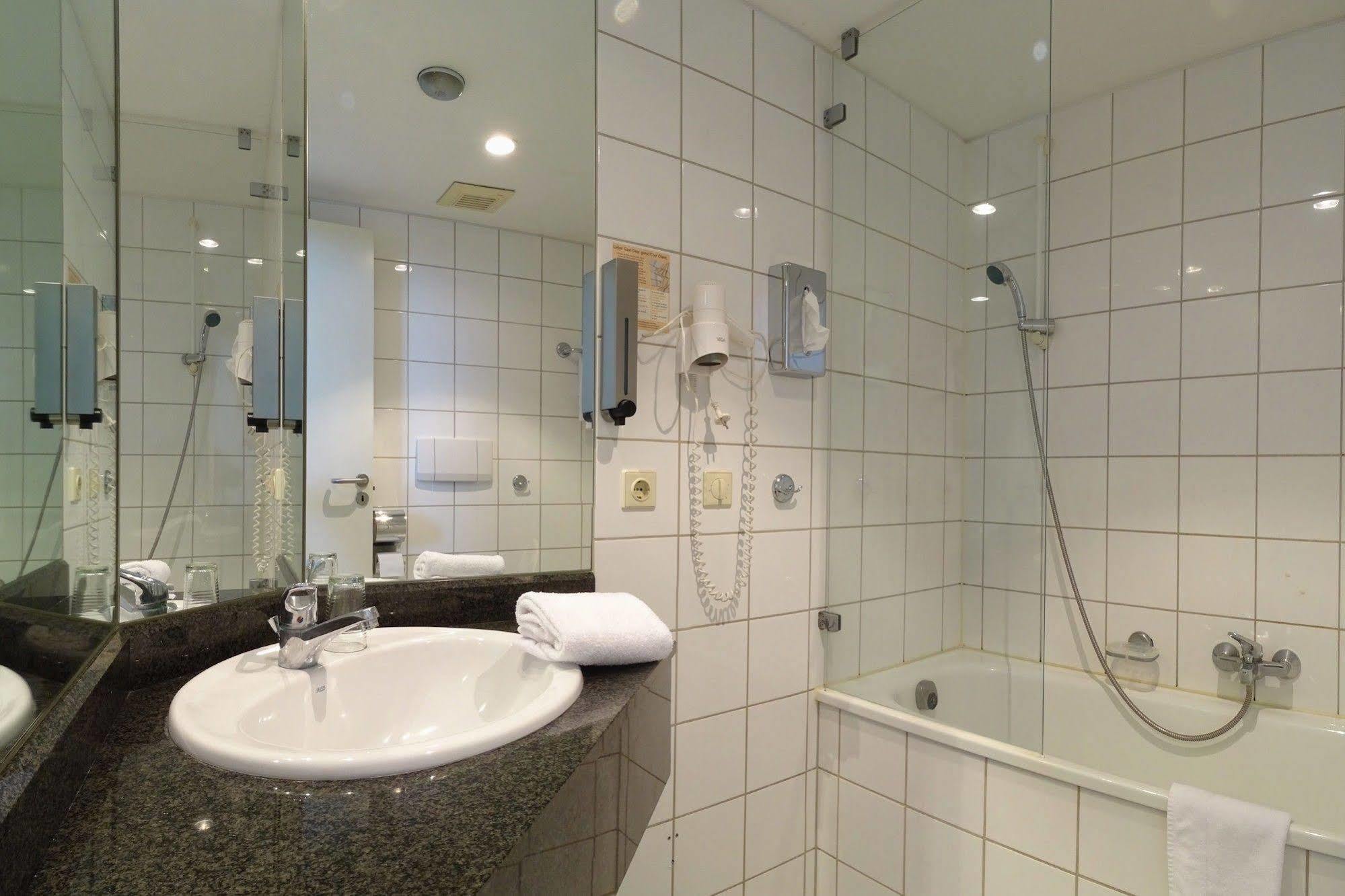 PLAZA Suites Rüsselsheim Exterior foto